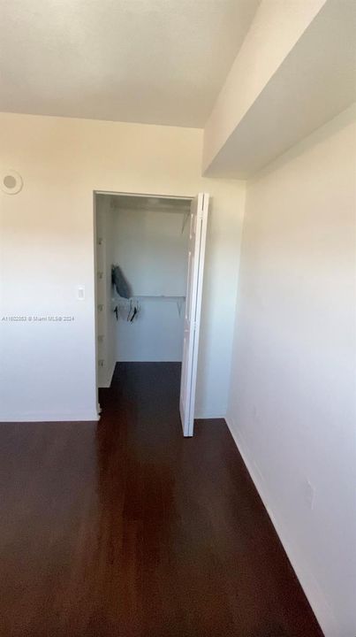 Active With Contract: $2,200 (1 beds, 1 baths, 744 Square Feet)