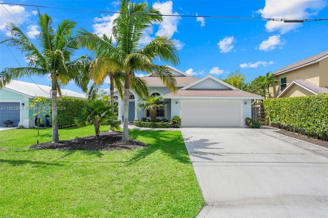 For Sale: $699,999 (3 beds, 2 baths, 1780 Square Feet)