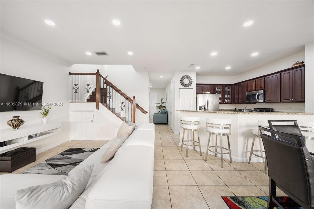 For Sale: $459,000 (3 beds, 2 baths, 1656 Square Feet)