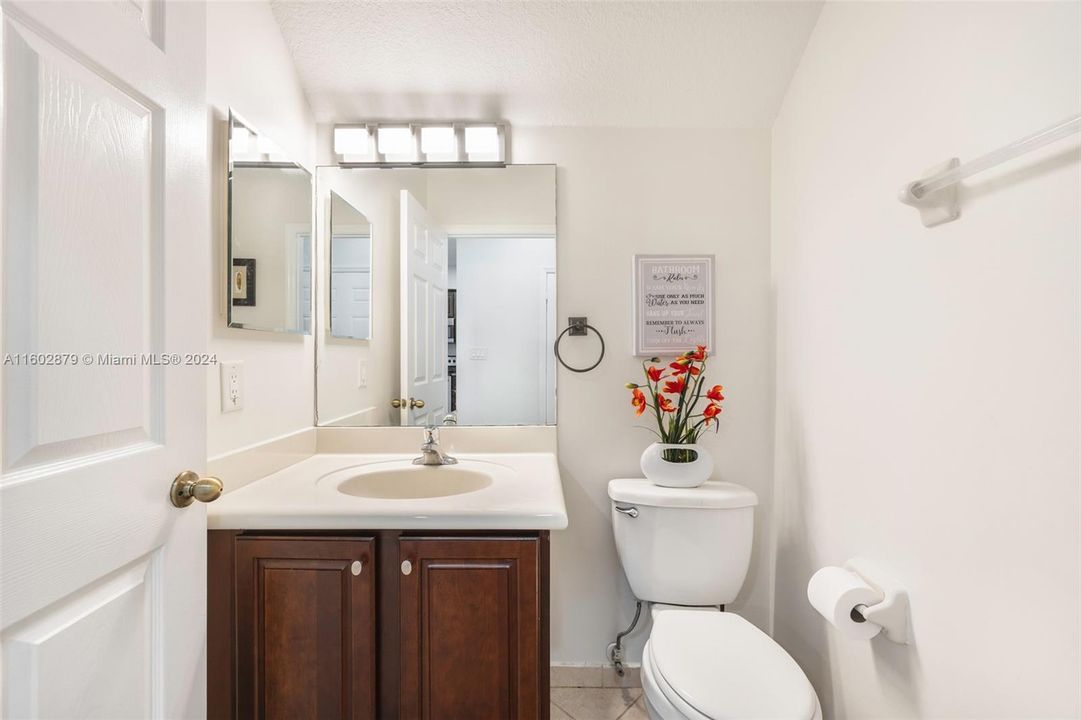 For Sale: $459,000 (3 beds, 2 baths, 1656 Square Feet)