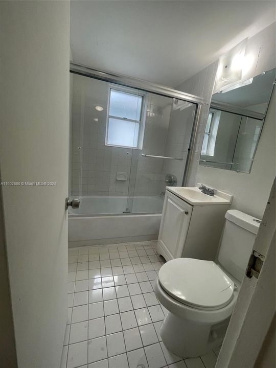 For Sale: $200,000 (1 beds, 1 baths, 428 Square Feet)