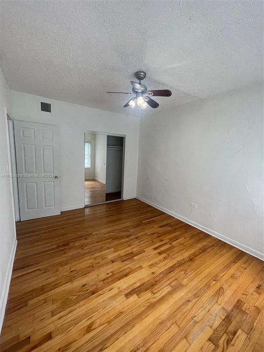 For Sale: $200,000 (1 beds, 1 baths, 428 Square Feet)