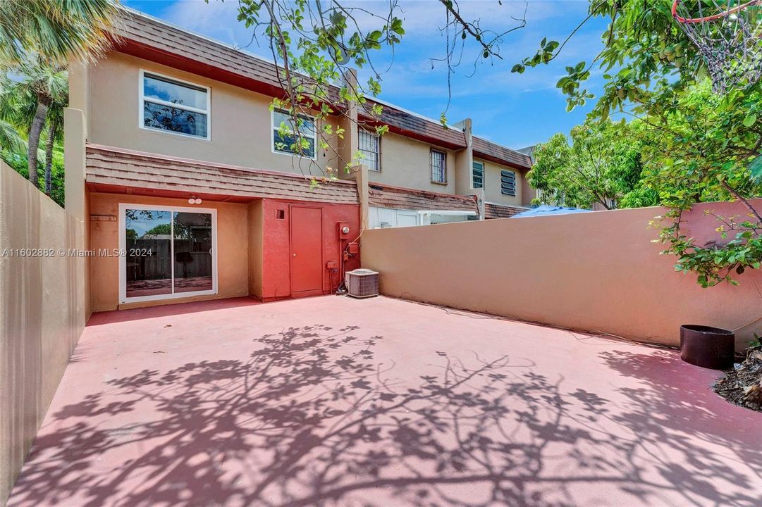 Active With Contract: $389,900 (3 beds, 1 baths, 1406 Square Feet)