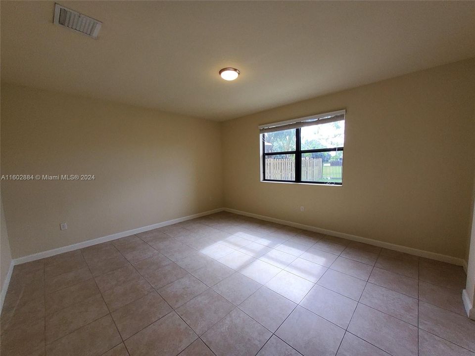 For Rent: $3,950 (4 beds, 2 baths, 2437 Square Feet)