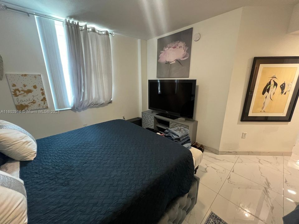 En Renta: $5,995 (3 camas, 2 baños, 1161 Pies cuadrados)