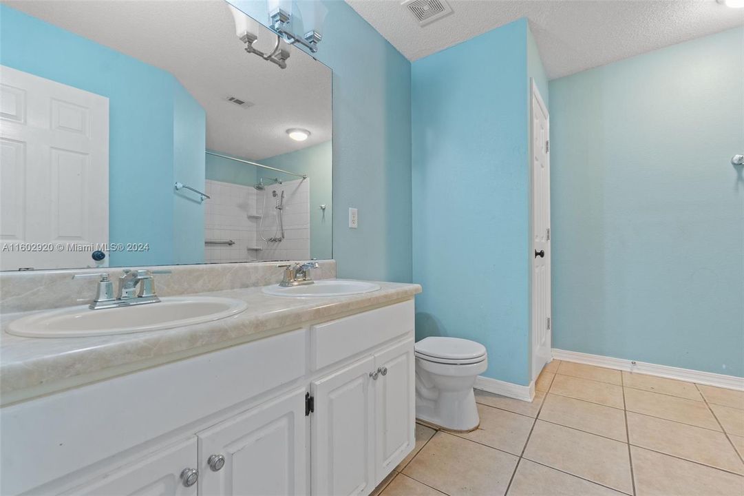 For Sale: $338,800 (3 beds, 2 baths, 2031 Square Feet)