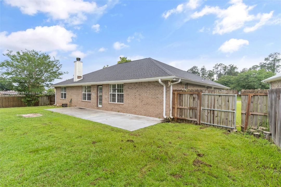 For Sale: $338,800 (3 beds, 2 baths, 2031 Square Feet)