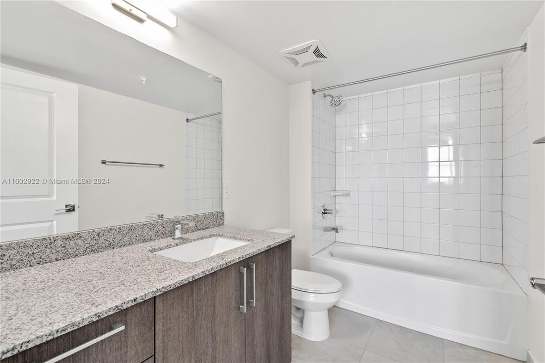 For Rent: $2,300 (2 beds, 2 baths, 952 Square Feet)