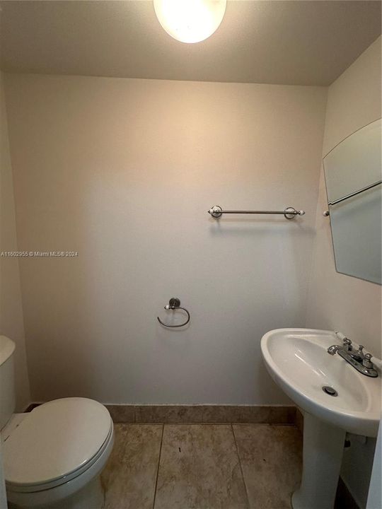 For Rent: $2,500 (2 beds, 2 baths, 1060 Square Feet)