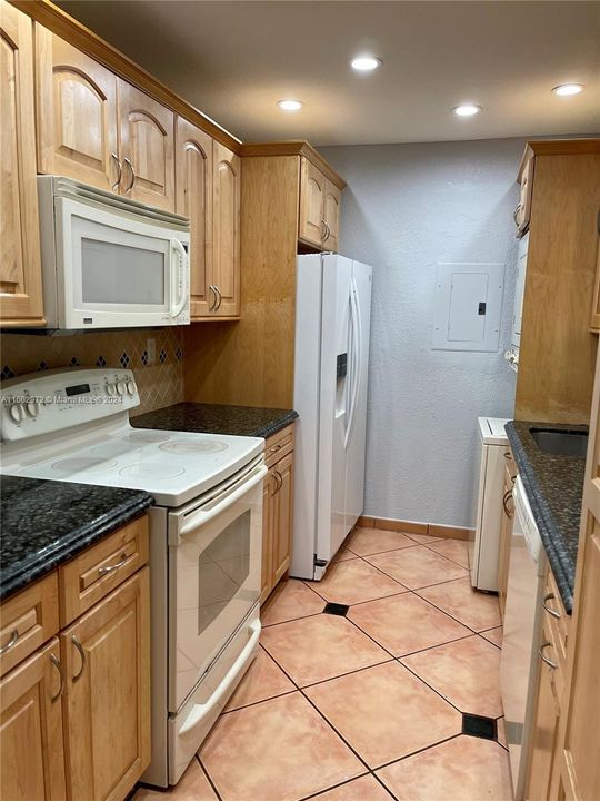 For Rent: $2,700 (2 beds, 2 baths, 1262 Square Feet)