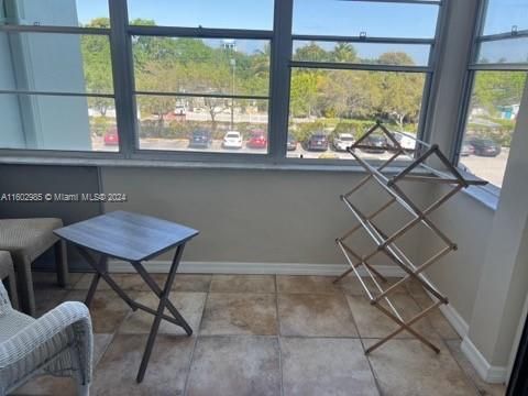 For Sale: $200,000 (1 beds, 1 baths, 780 Square Feet)