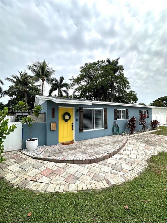 For Sale: $539,900 (3 beds, 2 baths, 1000 Square Feet)