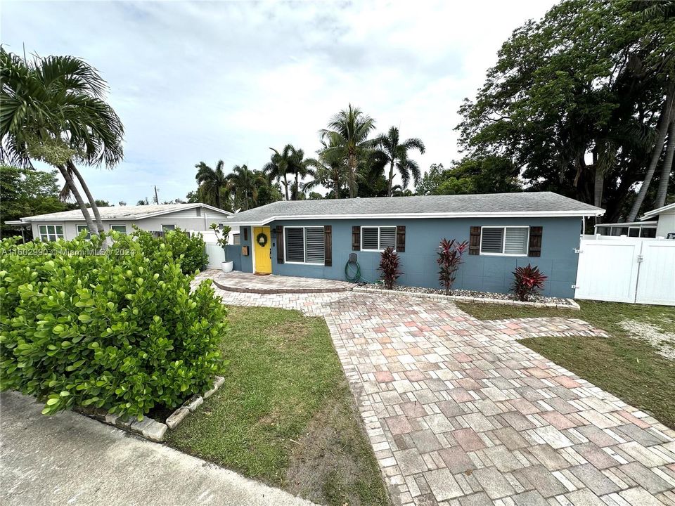 For Sale: $539,900 (3 beds, 2 baths, 1000 Square Feet)