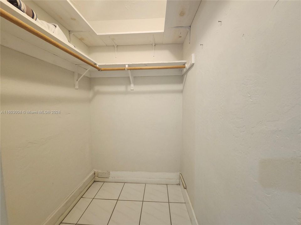 Recently Rented: $1,500 (1 beds, 1 baths, 646 Square Feet)