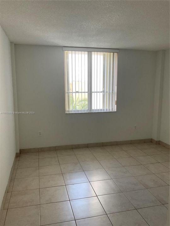 For Rent: $2,600 (2 beds, 2 baths, 1330 Square Feet)