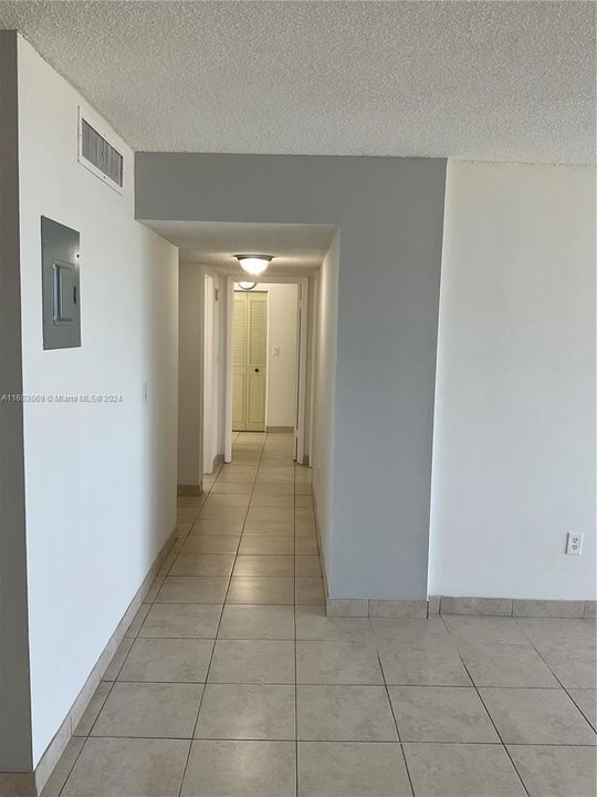 For Rent: $2,600 (2 beds, 2 baths, 1330 Square Feet)