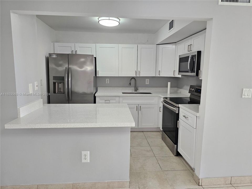 For Rent: $2,600 (2 beds, 2 baths, 1330 Square Feet)