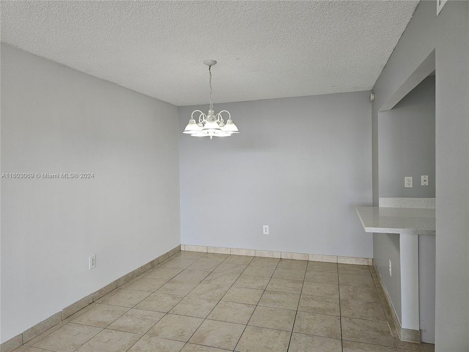 Recently Rented: $2,300 (2 beds, 2 baths, 1330 Square Feet)