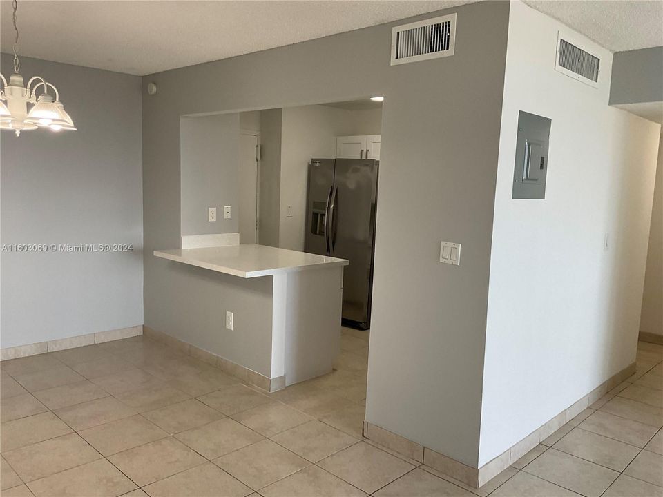 For Rent: $2,600 (2 beds, 2 baths, 1330 Square Feet)