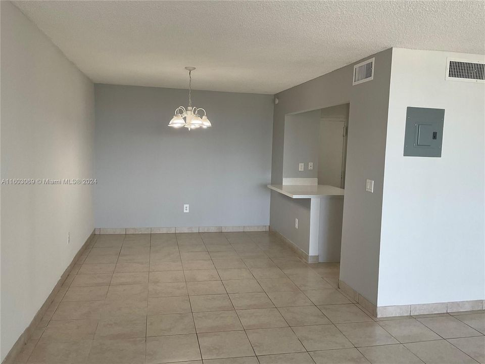 For Rent: $2,600 (2 beds, 2 baths, 1330 Square Feet)