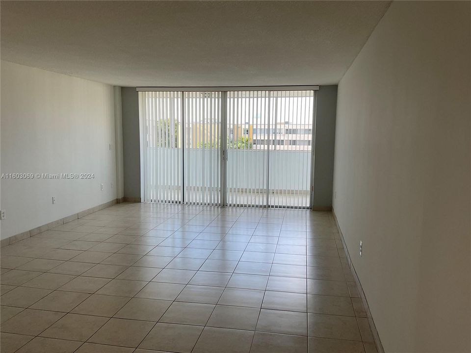 For Rent: $2,600 (2 beds, 2 baths, 1330 Square Feet)