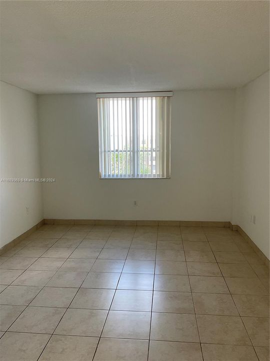 Recently Rented: $2,300 (2 beds, 2 baths, 1330 Square Feet)