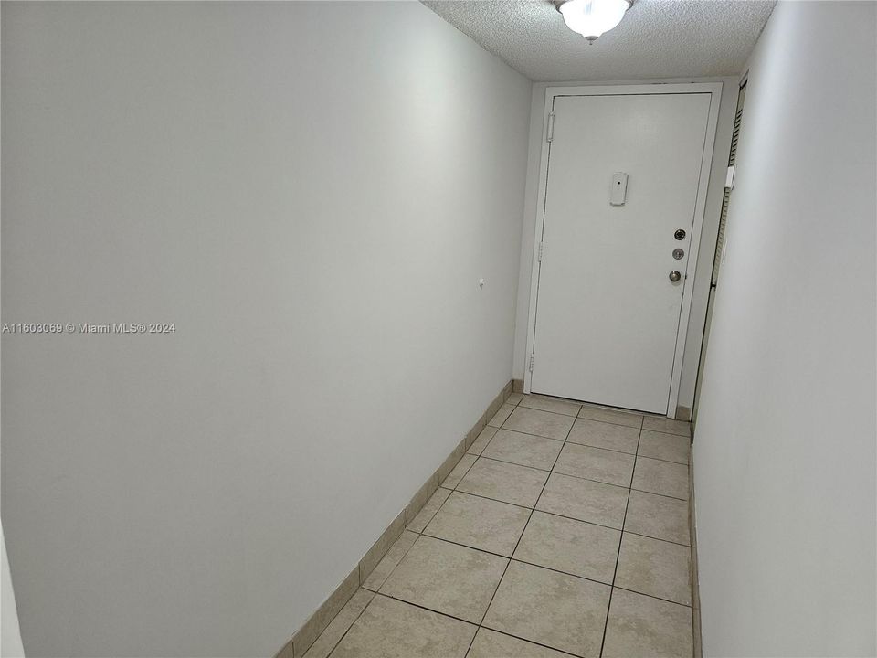 For Rent: $2,600 (2 beds, 2 baths, 1330 Square Feet)