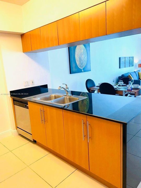 En Venta: $414,999 (1 camas, 1 baños, 825 Pies cuadrados)