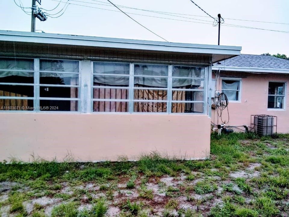 En Venta: $369,000 (3 camas, 1 baños, 1242 Pies cuadrados)