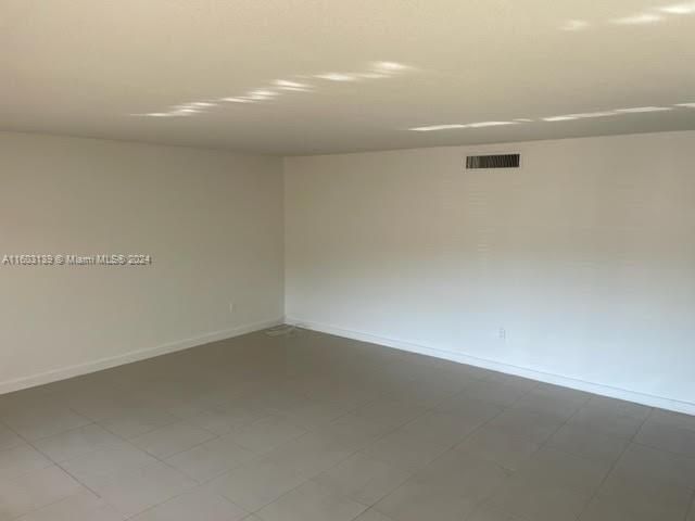 Recently Rented: $2,250 (2 beds, 2 baths, 1271 Square Feet)