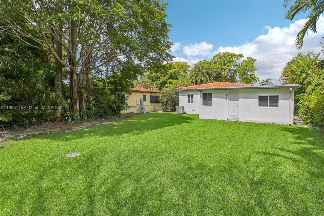 For Sale: $699,000 (3 beds, 2 baths, 1443 Square Feet)