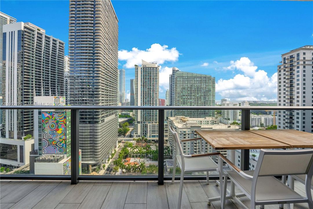Recently Sold: $685,000 (1 beds, 2 baths, 852 Square Feet)