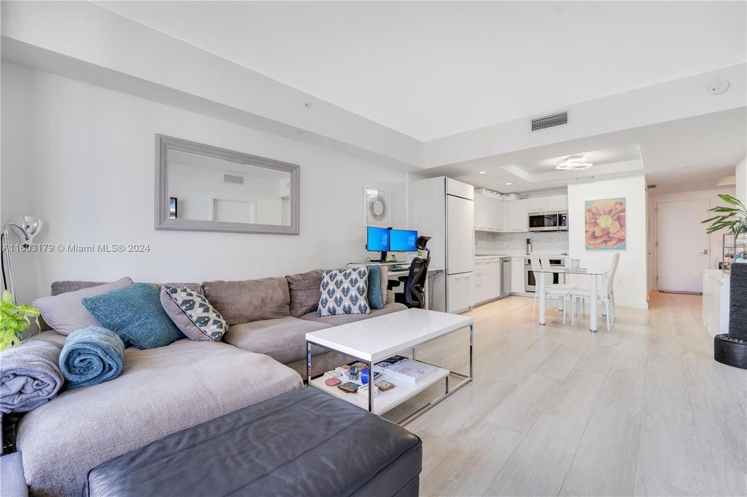 Recently Sold: $685,000 (1 beds, 2 baths, 852 Square Feet)