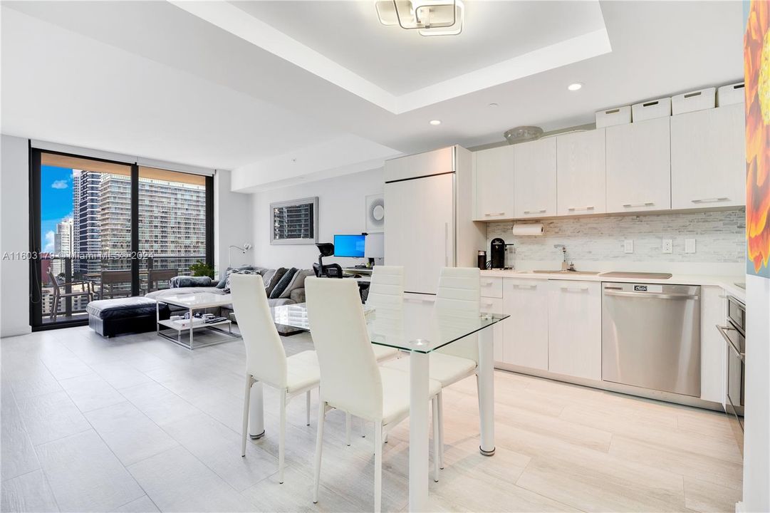 Recently Sold: $685,000 (1 beds, 2 baths, 852 Square Feet)