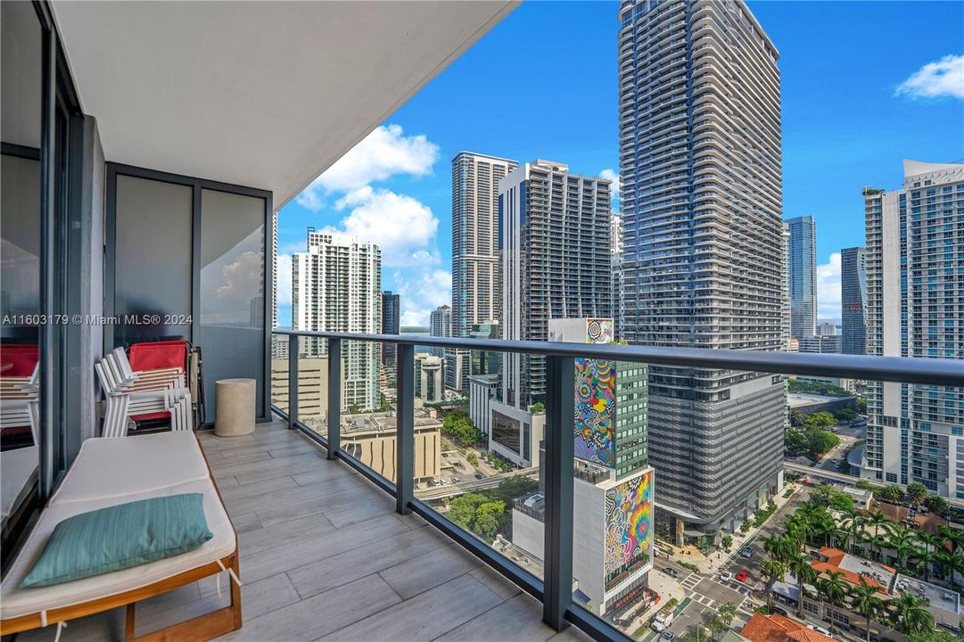 Recently Sold: $685,000 (1 beds, 2 baths, 852 Square Feet)