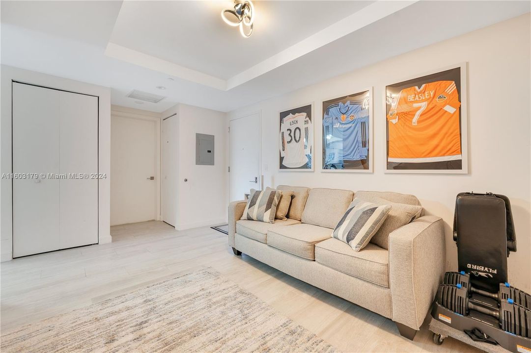 Recently Sold: $685,000 (1 beds, 2 baths, 852 Square Feet)
