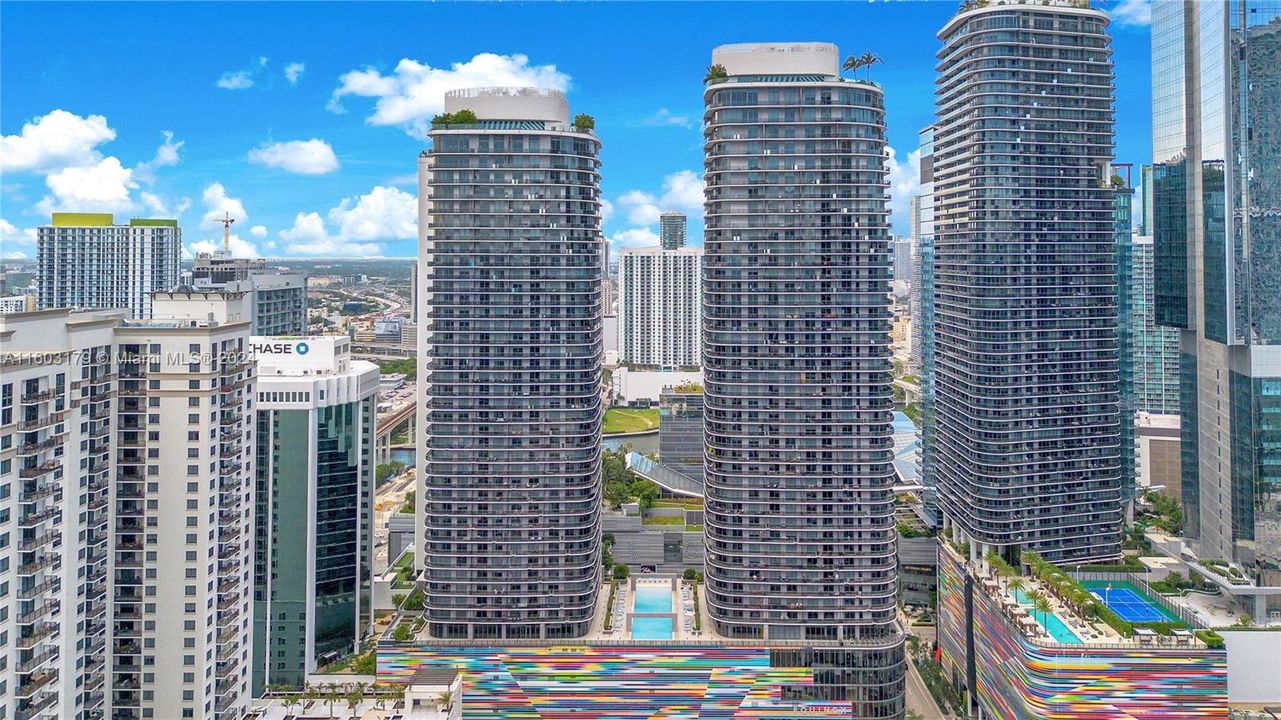 Recently Sold: $685,000 (1 beds, 2 baths, 852 Square Feet)