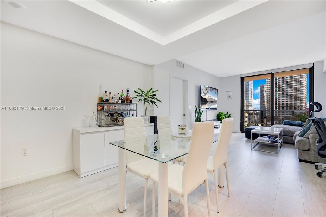 Recently Sold: $685,000 (1 beds, 2 baths, 852 Square Feet)