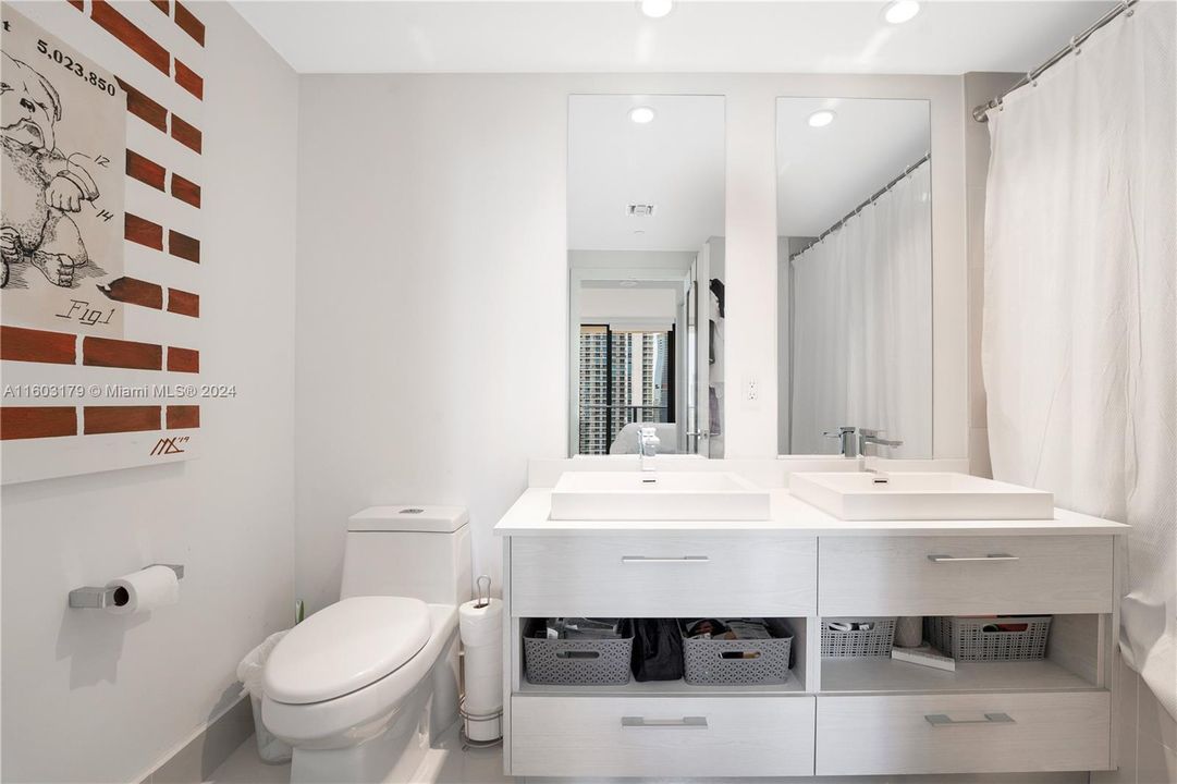 Recently Sold: $685,000 (1 beds, 2 baths, 852 Square Feet)