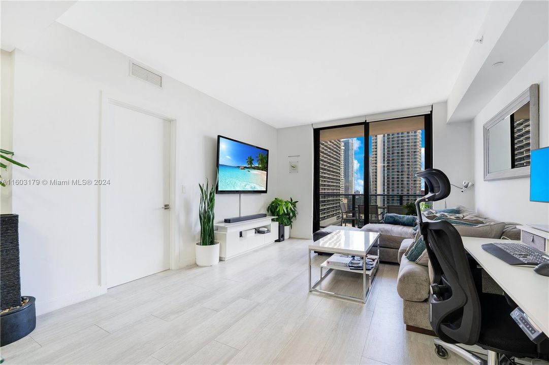 Recently Sold: $685,000 (1 beds, 2 baths, 852 Square Feet)