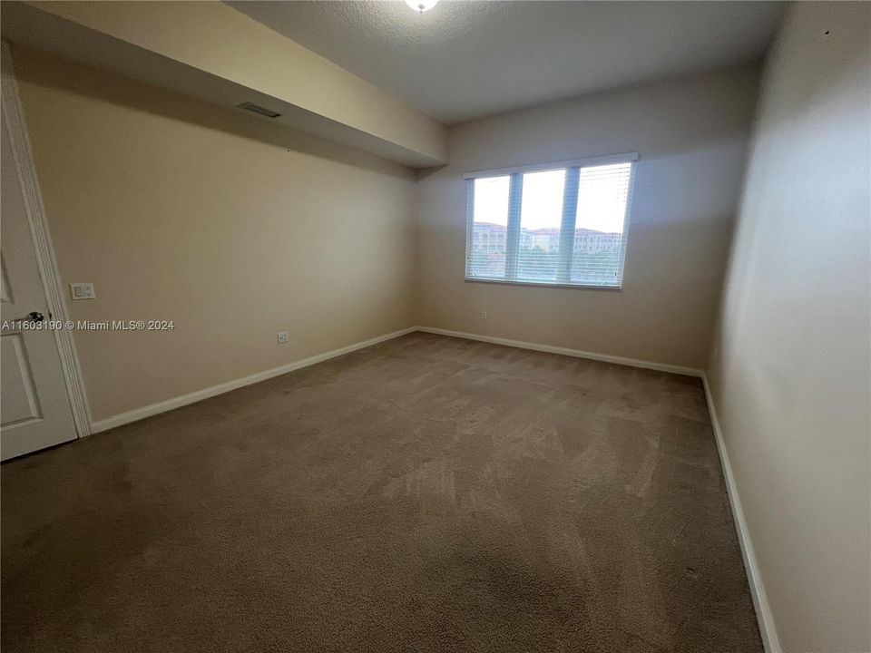 For Rent: $2,500 (2 beds, 2 baths, 1989 Square Feet)