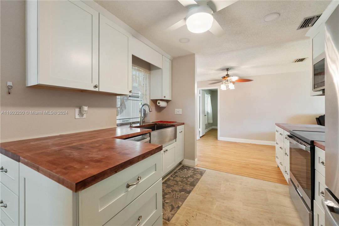 For Sale: $349,000 (2 beds, 2 baths, 1460 Square Feet)