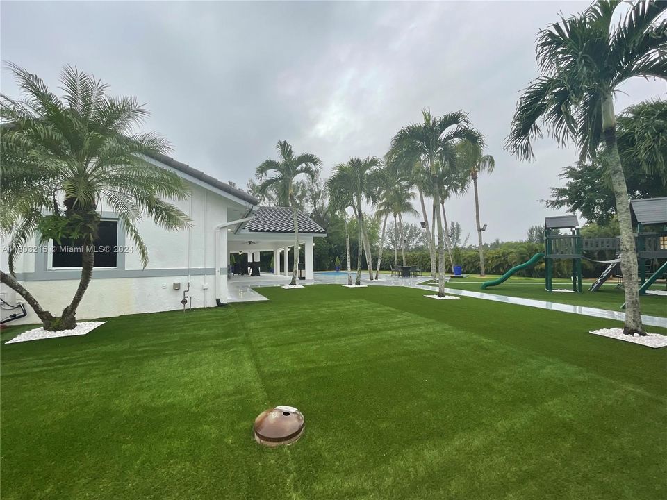 For Sale: $7,450,000 (8 beds, 7 baths, 3854 Square Feet)