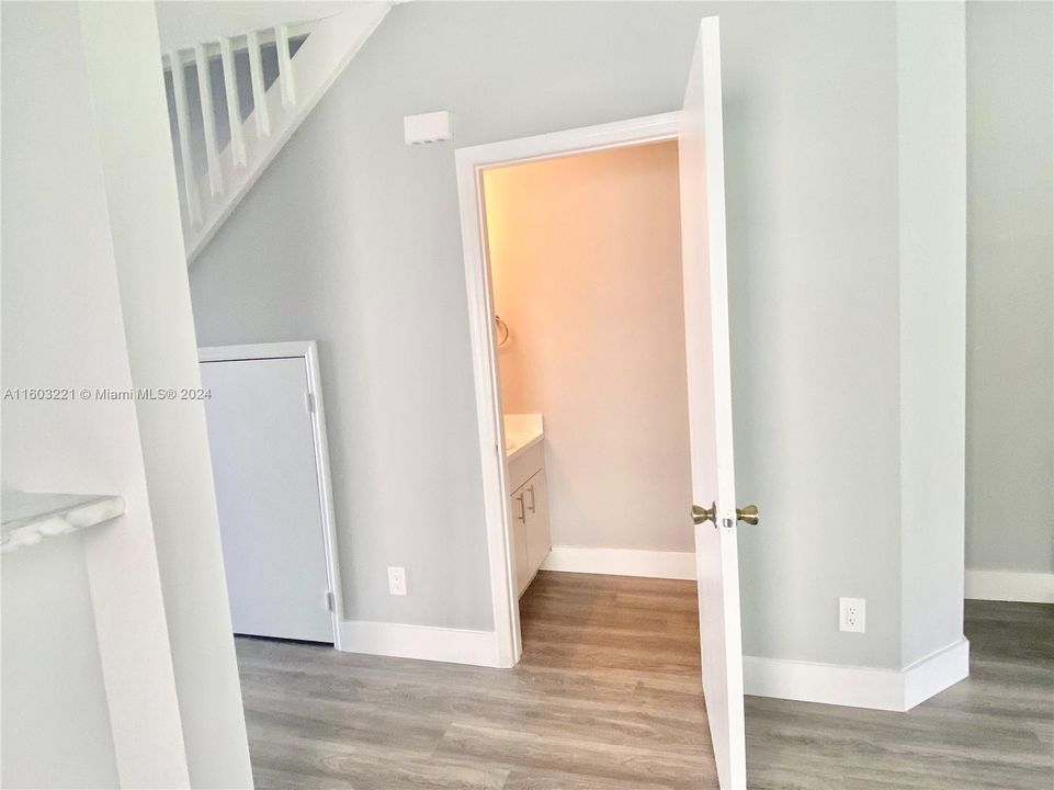 For Rent: $2,800 (2 beds, 2 baths, 1120 Square Feet)