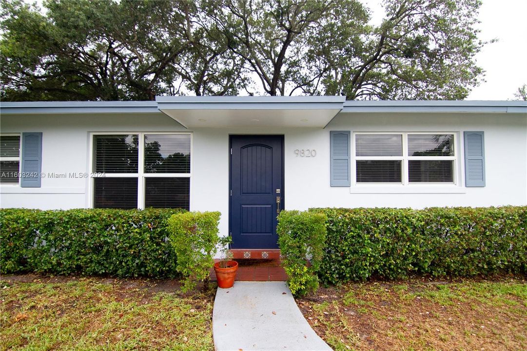 Active With Contract: $768,000 (4 beds, 2 baths, 1300 Square Feet)