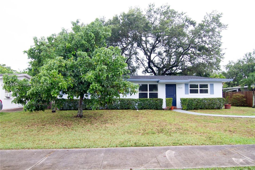 Active With Contract: $768,000 (4 beds, 2 baths, 1300 Square Feet)