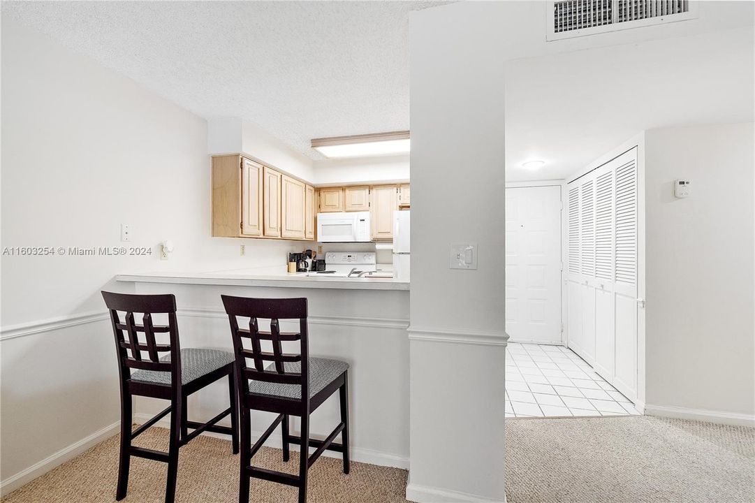 Active With Contract: $3,200 (2 beds, 2 baths, 840 Square Feet)