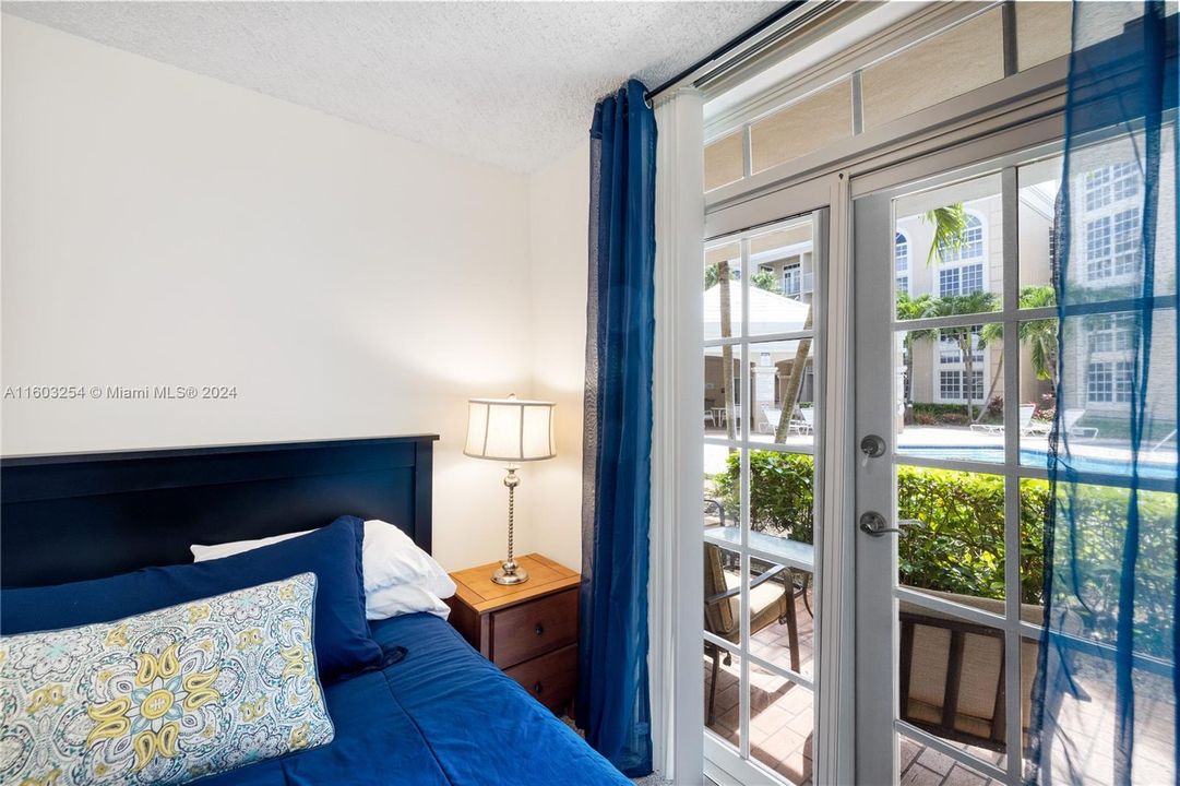 Active With Contract: $3,200 (2 beds, 2 baths, 840 Square Feet)