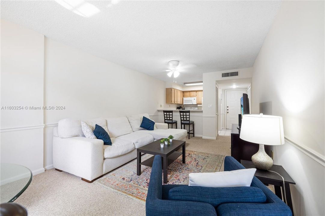 Active With Contract: $3,200 (2 beds, 2 baths, 840 Square Feet)