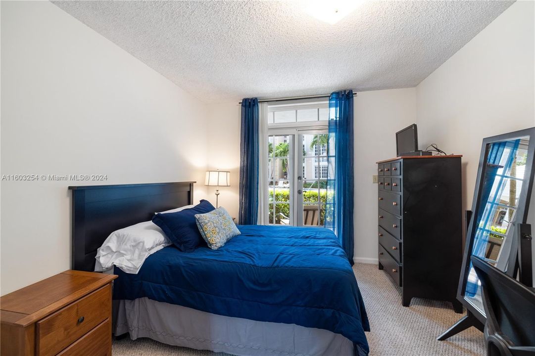 Active With Contract: $3,200 (2 beds, 2 baths, 840 Square Feet)